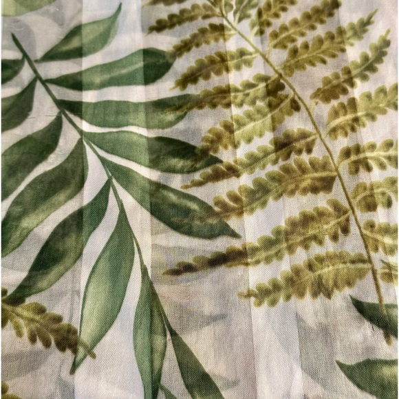 🌟HP🌟VTG 1980s Shades of Green Fern Polyester Chiffon & Satin Scarf - Picture 6 of 9